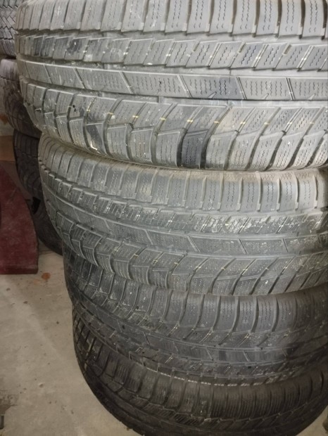 215/65 R17 Tli gumi Toyo Nmetorszgbl 6 mm-es 