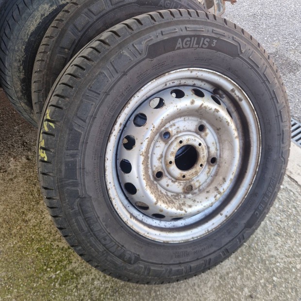 215/65 r15 Michelin gumi elad