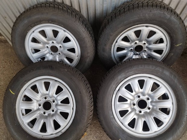 215 65 r16 Dacia Duster tlikerk garnitra Fulda