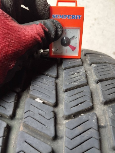215/65 r16 Téli gumi Barum Németországból 6 mm-es profilmélység.