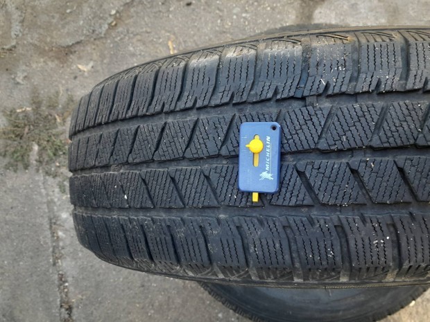 215 65 r16 c top gumi szinte uj