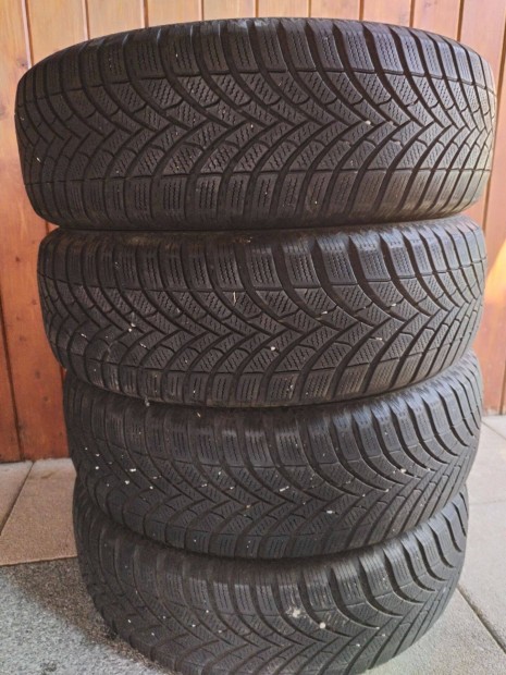 215 70 16 semperit 215/70 R 16 téli gumi garnitura 2022.33.hét