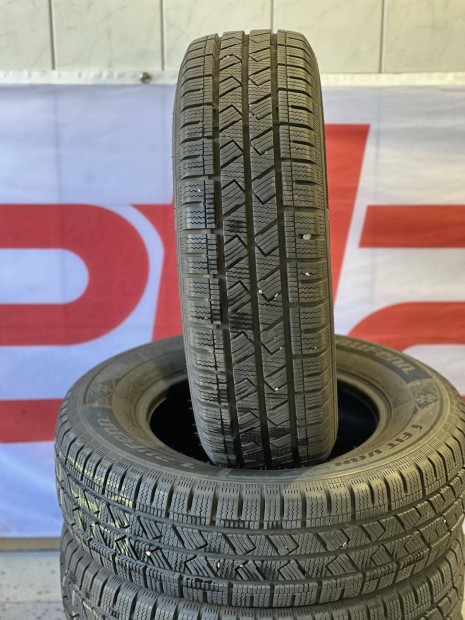 215/70 R15C Laufenn 2022