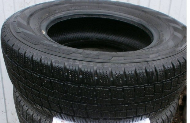 215/70 R15C kisteher t�ligumi 4 db