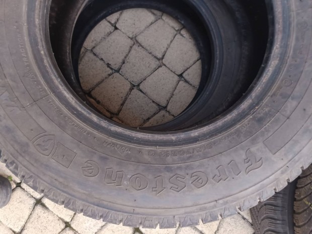 215/70 R15 C téli gumi Firestone