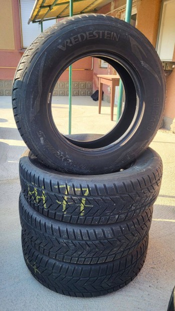 215/70 R16 100H Vredestein Wintrac Xtreme S Téli gumi