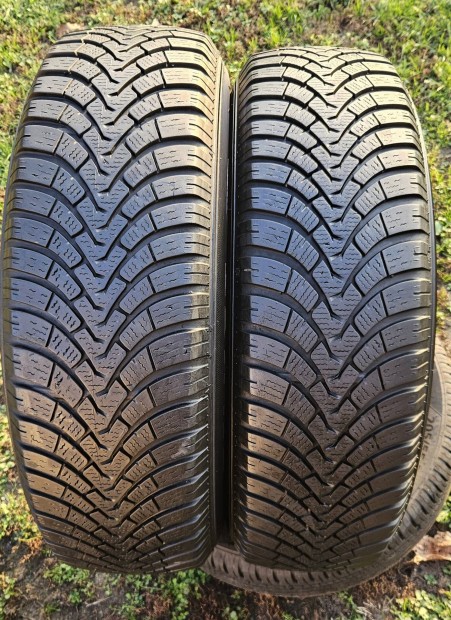 215/70 R16 Falken