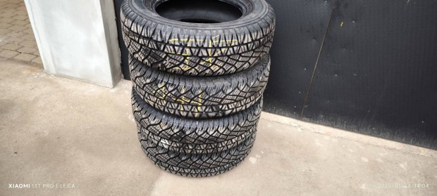 215/70 R16 Michelin 4 vszakos, de inkbb nyri SUV gumigarn