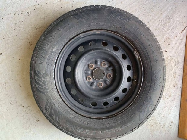 215/70 R16 Nyrigumi