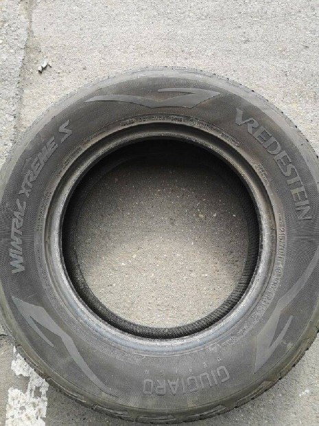 215/70 R16 Vredestein Wintrac Xtreme S téli abroncs