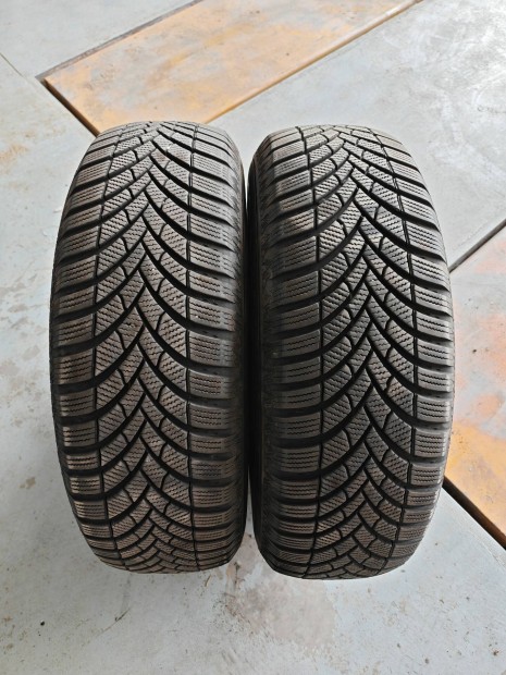 215/70 r16 Semperit téligumi pár DOT24!