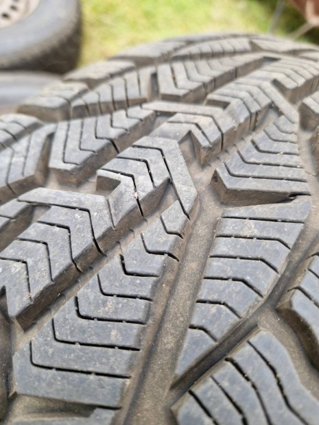 215/70 r16 téli gumi