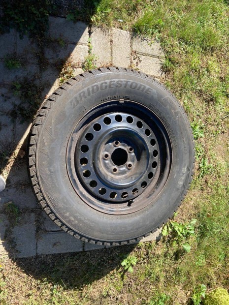 215/70 r16 téli komplett garnitúra eladó
