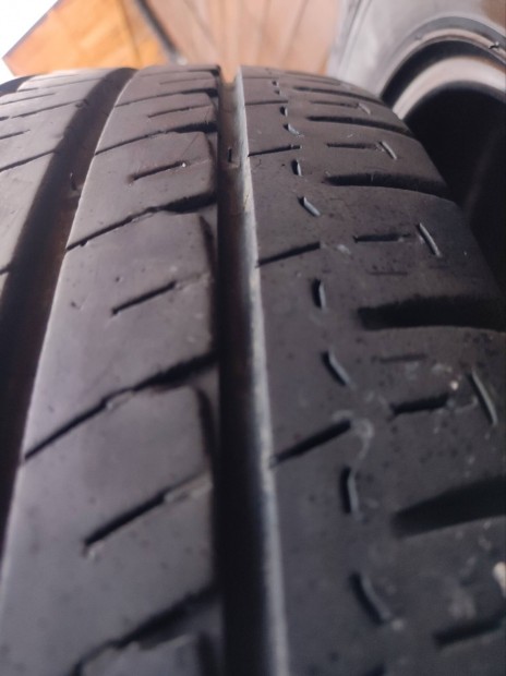 215/70r15c kisteherautó nyárigumi eladó