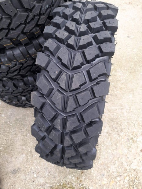 215/75R15 Cobra mints terepgumi
