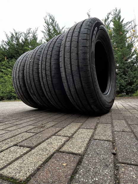 215/75/16C Kumho 2023