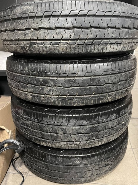 215/75 16C Toyo nyari gumi garnitura
