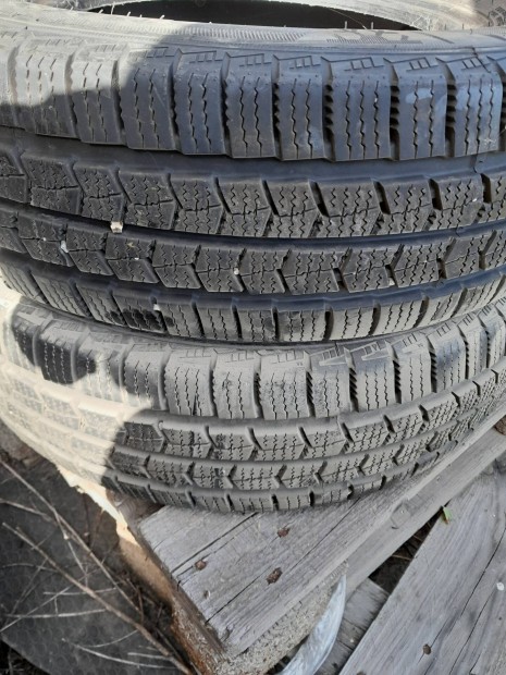 215/75 r16c tligumi garnitra