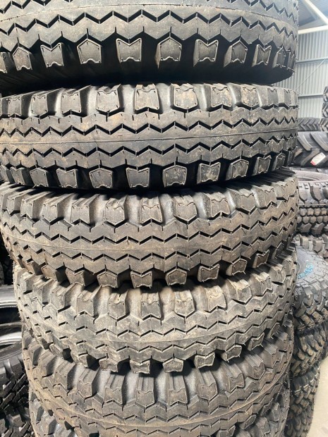 215/90-15C 8.40-15C Rosava Ya-245-1 eredeti UAZ gumi Nyh, Alkony u