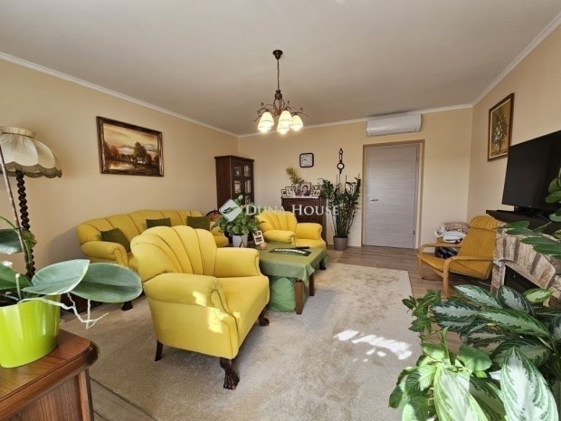 215 nm-es h�z elad� P�cs