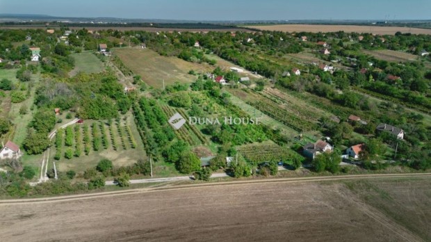 2175 nm-es telek elad� Tordas