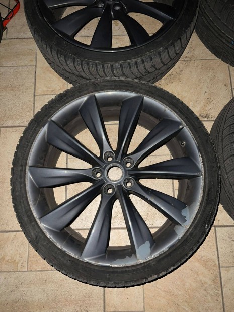 21' Tesla Model S duplasz�les felniszett