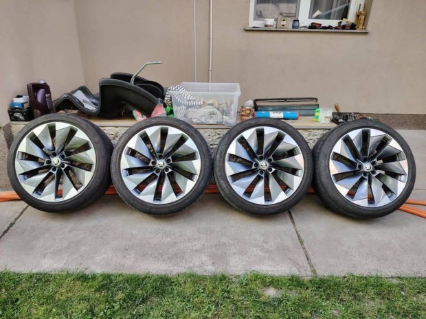 21 colos Skoda Enyaq gyári alufelnik! jó áron