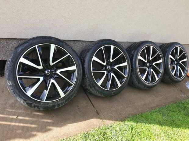 21 colos Volvo gyári alufelnik, gumikkal, jó áron!