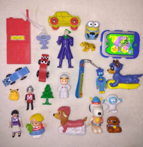 21 db-os fis csomag Mancs rjrat Play mobil Snoopy figurk