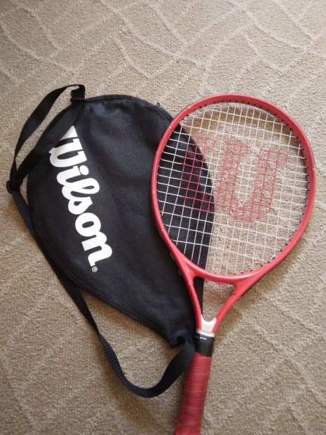 21-es Wilson gyerek teniszt elad