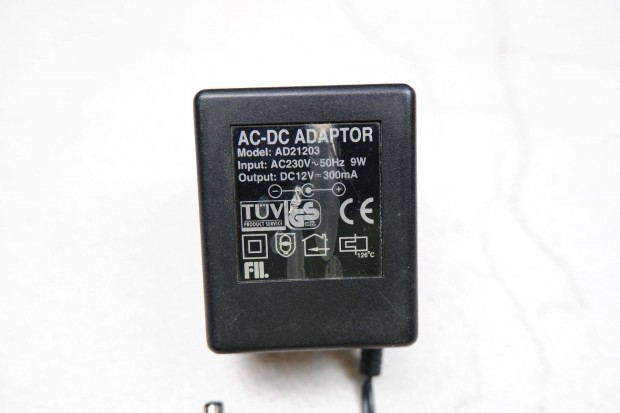 220V-os hálózati adapter 12V 300mA Ad21203