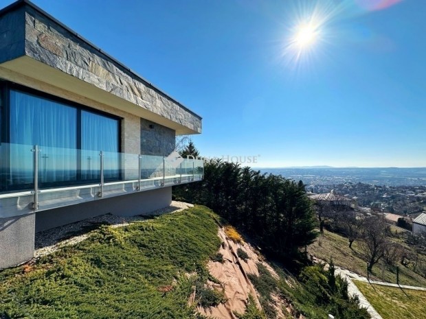 223 nm-es h�z elad� P�cs