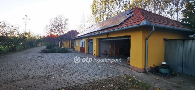 224 nm-es h�z elad� B�k�scsaba