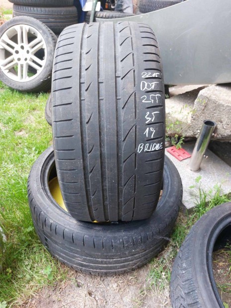 225 35 19 Bridgestone Minta Árok Repedt nyári