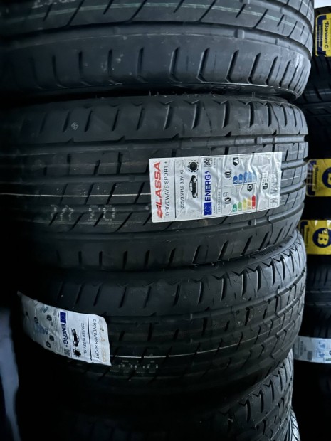 225/35 R19 Lassa j