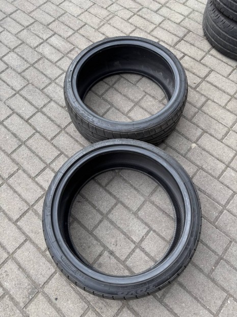 225/35 R19 Toyo nyárigumi