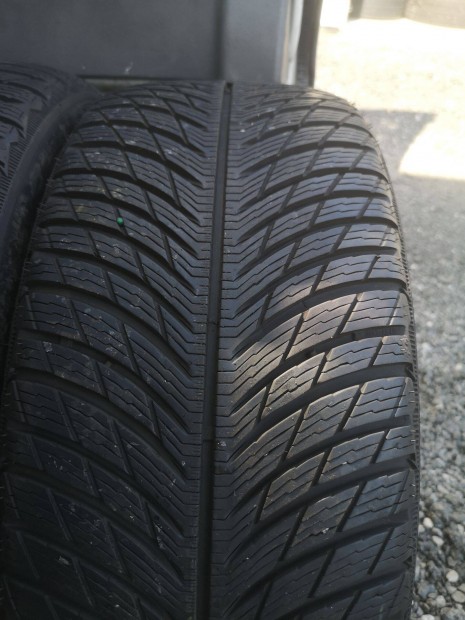 225/40R18 2db 2020 Michelin tligumi