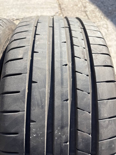 225/40R18 Dunlop