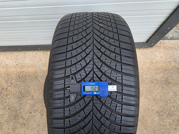 225/40R18 Good-Year 4évszakos 2db szinte újszerű állapotban eladó!