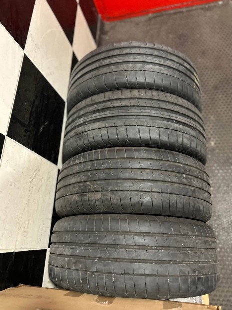 225/40R18 Good Year nyari 4db újszerű 225/40 R18