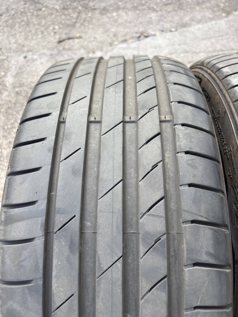 225/40R18 Kumho PS71