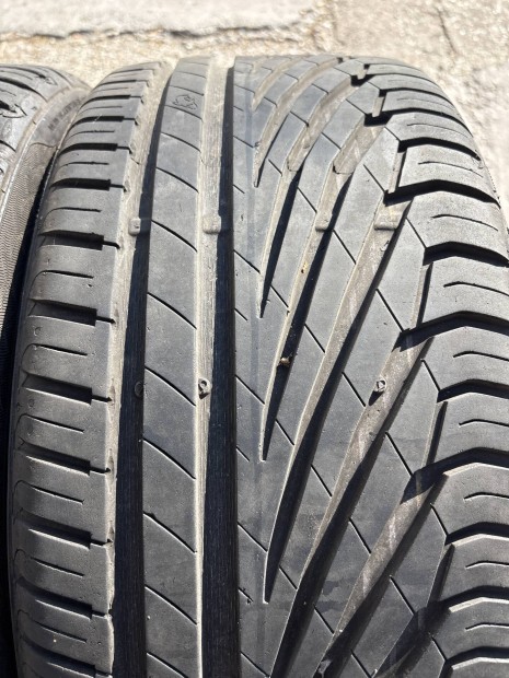 225/40R18 Uniroyal