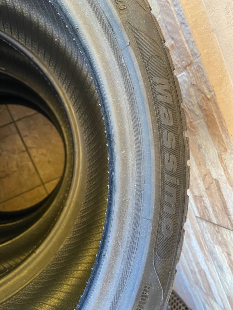 225/40R18 tli j gumi