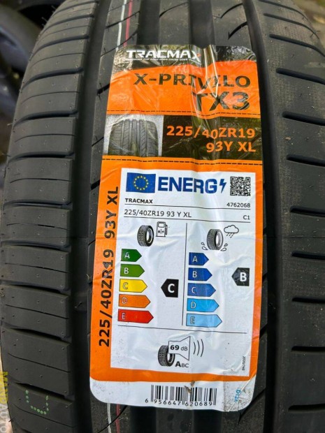 225/40R19 Tracmax TX3(XL),Új nyárigumi