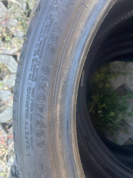225/40 18 2db