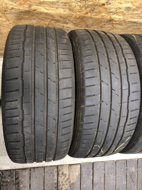 225/40/18 nyri gumi Hankook 225 40 18