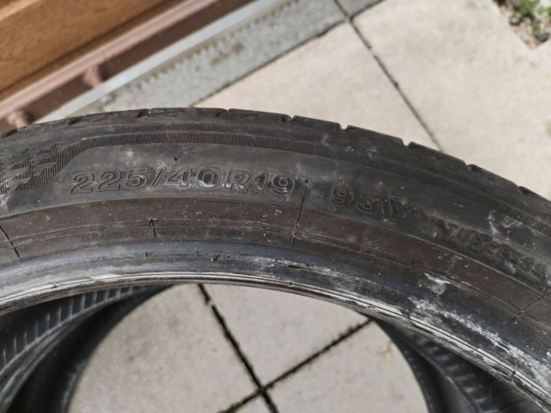 225 40 19 bridgestone 225/40 R 19 nyári gumi 2 db