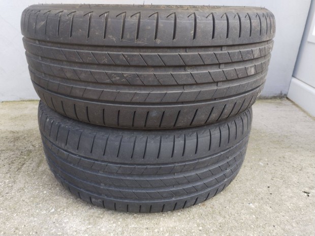 225 40 19 bridgestone RSC 225/40 R 19 nyári gumi 2 db 2022.19.hét