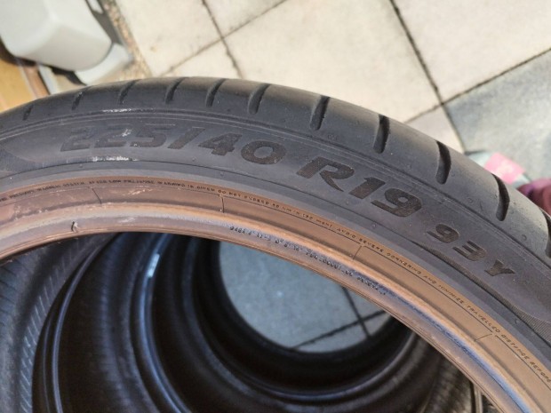 225 40 19 pirelli RSC 225/40 R 19 nyári gumi garnitura