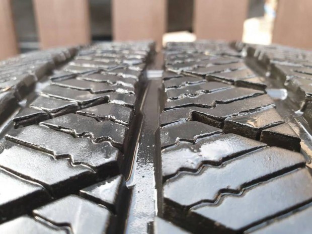 225/40 R18 Barum Polaris 5 gumik!